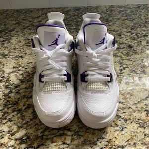 Air Jordan 4 court purple metallic